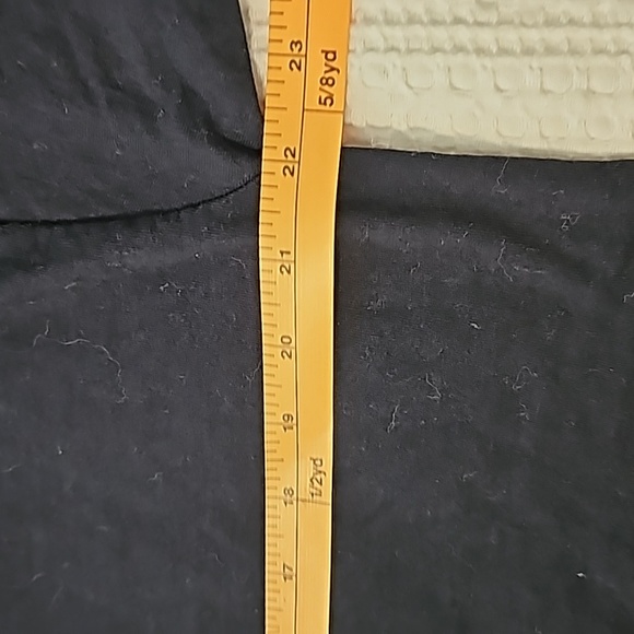 Normal people scare me t-shirt - Picture 7 of 7